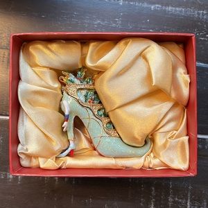 D56 - Patience Brewster, Krinkles “Blue Shoe Jeweled Box 39375